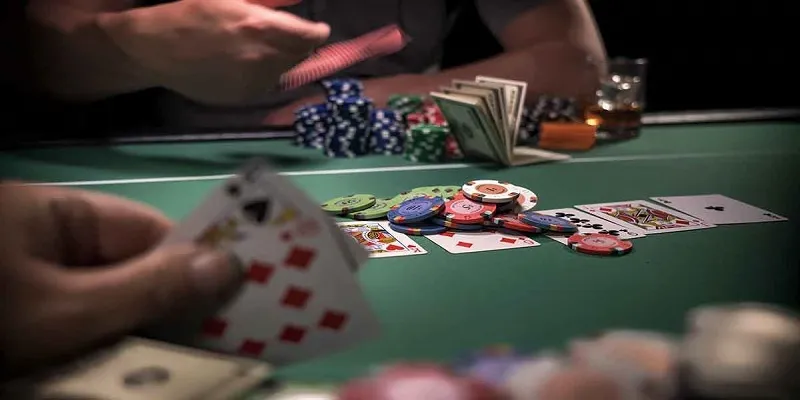 Poker là một trong các game casino 123B giúp rèn luyện kỹ năng phán đoán